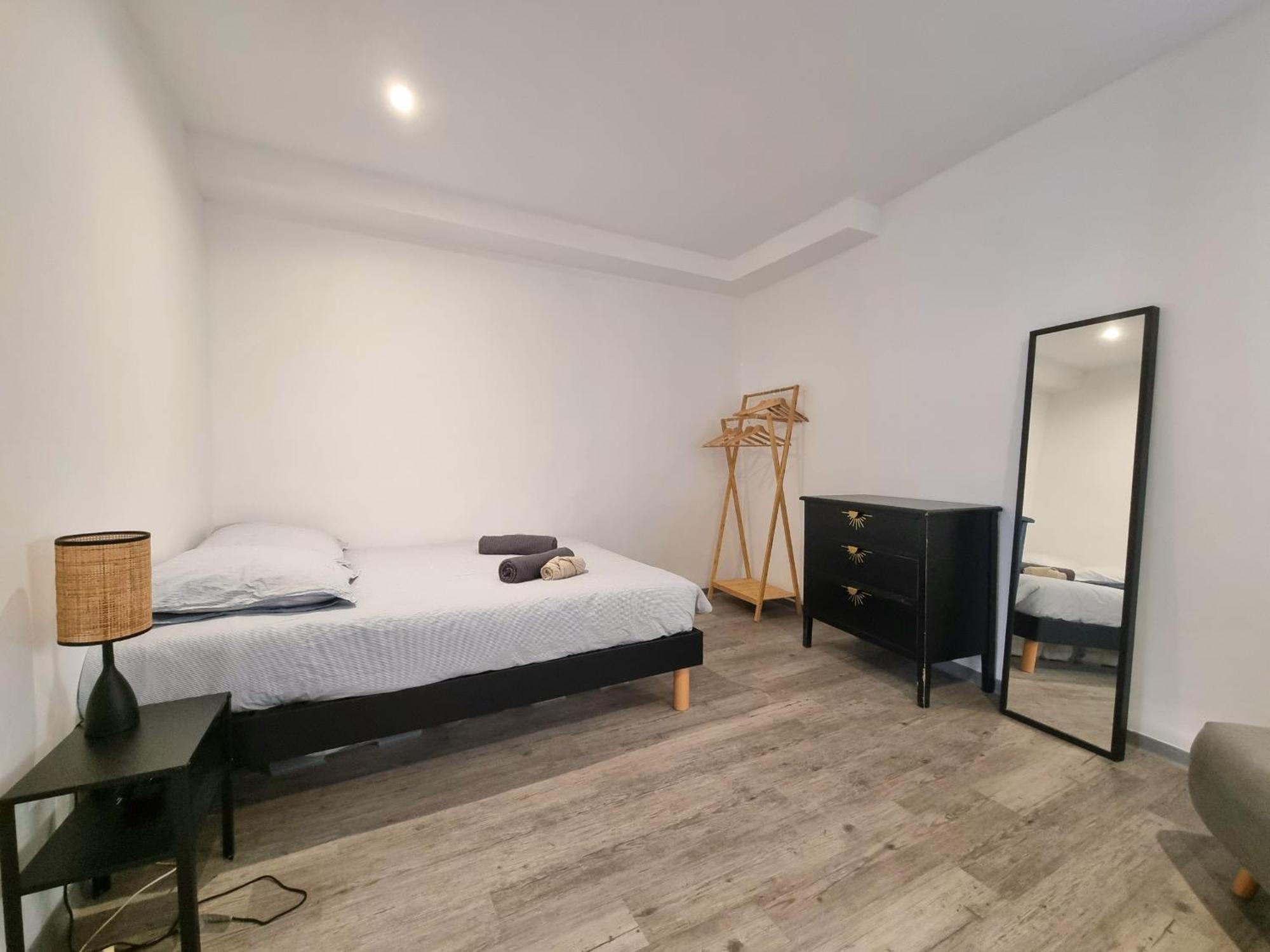Renovated 2-room In Historic Center